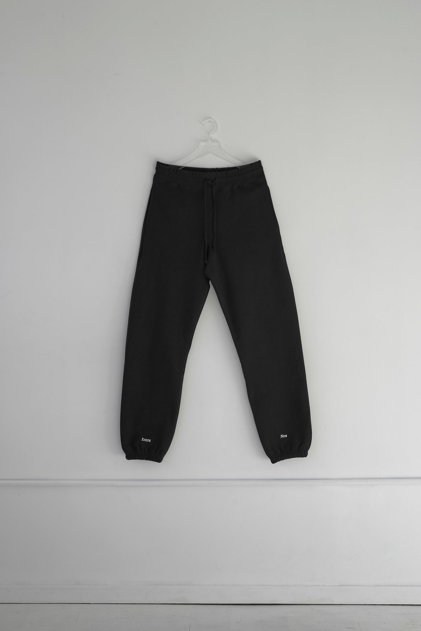 Wide Line Logo Classic Sweatpant (Black)