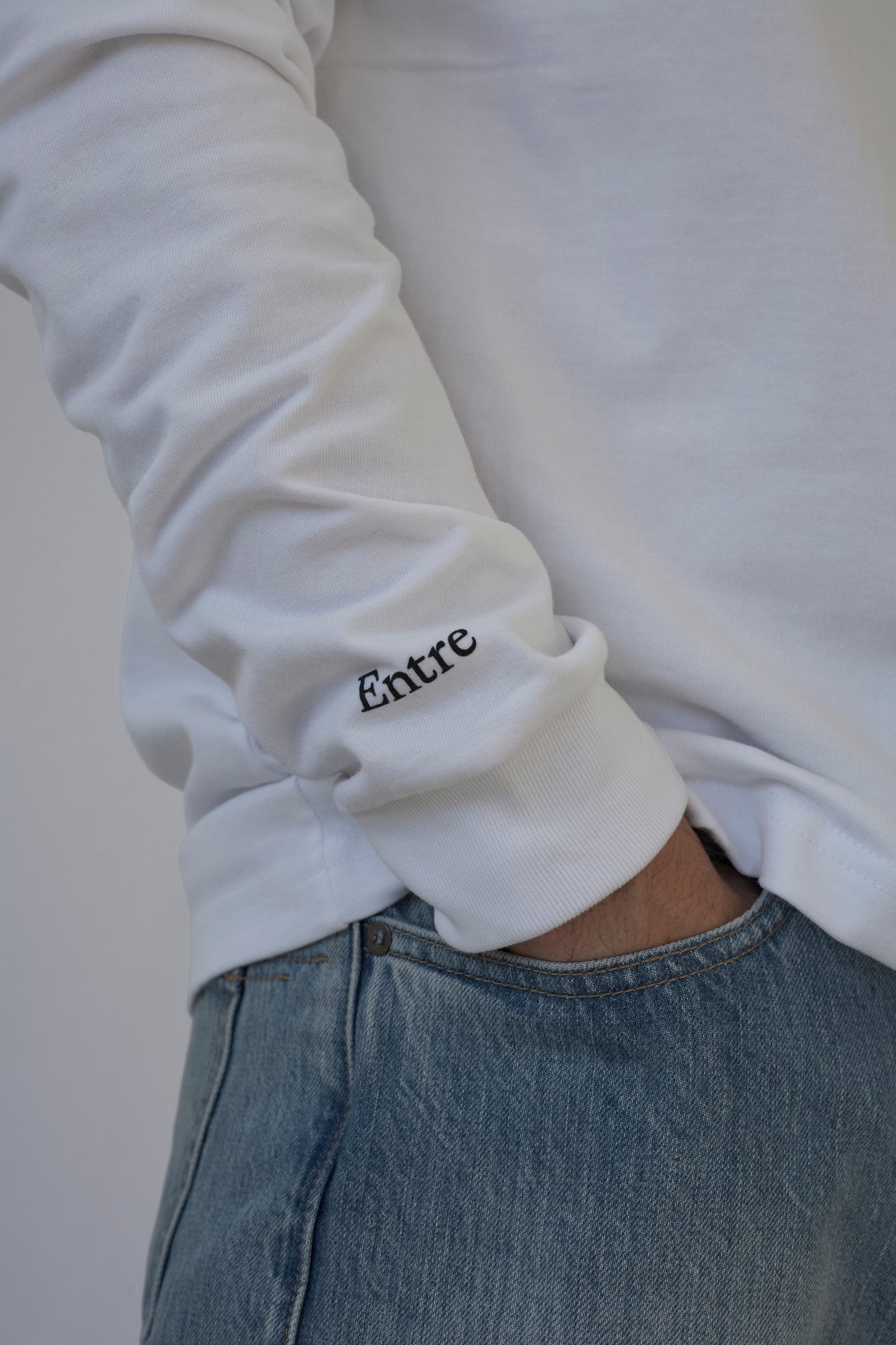Wide Line Logo Longsleeve T-Shirt